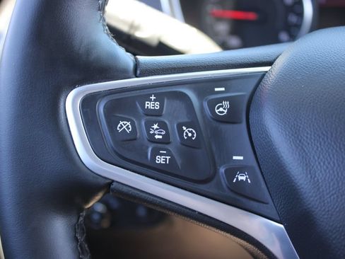 Used 2023 Chevrolet Equinox Premier AWD/4WD image 37