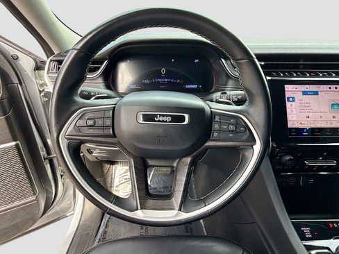 Used 2022 Jeep Grand Cherokee Limited AWD/4WD image 39