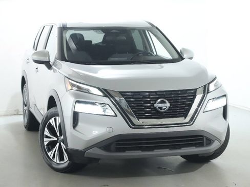 Used 2023 Nissan Rogue SV AWD/4WD image 2