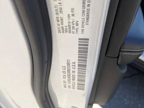 Certified 2021 Jeep Grand Cherokee L Limited AWD/4WD image 31