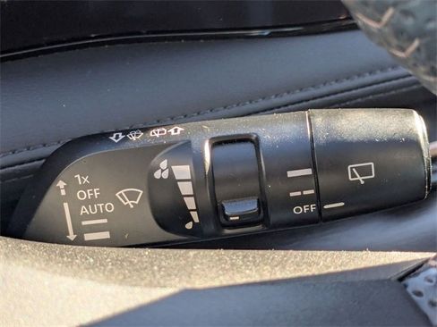 Used 2023 Nissan Ariya AWD image 23