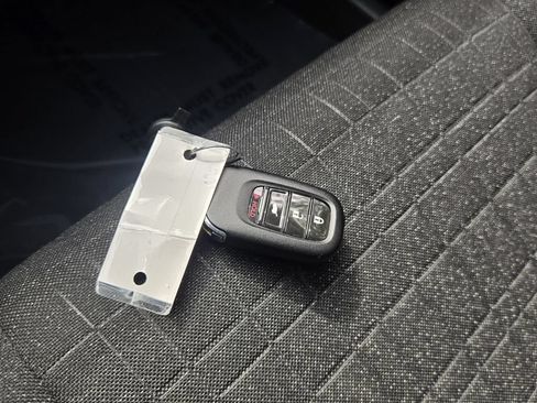 Used 2023 Honda HR-V LX image 18