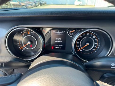 Used 2022 Jeep Gladiator Sport image 24