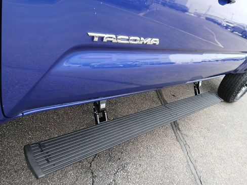 Certified 2022 Toyota Tacoma TRD Off-Road w/ Technology Package image 14