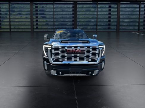 Used 2025 GMC Sierra 3500 Denali w/ Denali Reserve Package image 3
