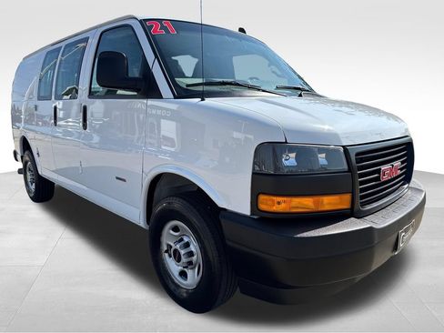Certified 2021 GMC Savana 2500 w/ Driver Convenience Package RWD image 9