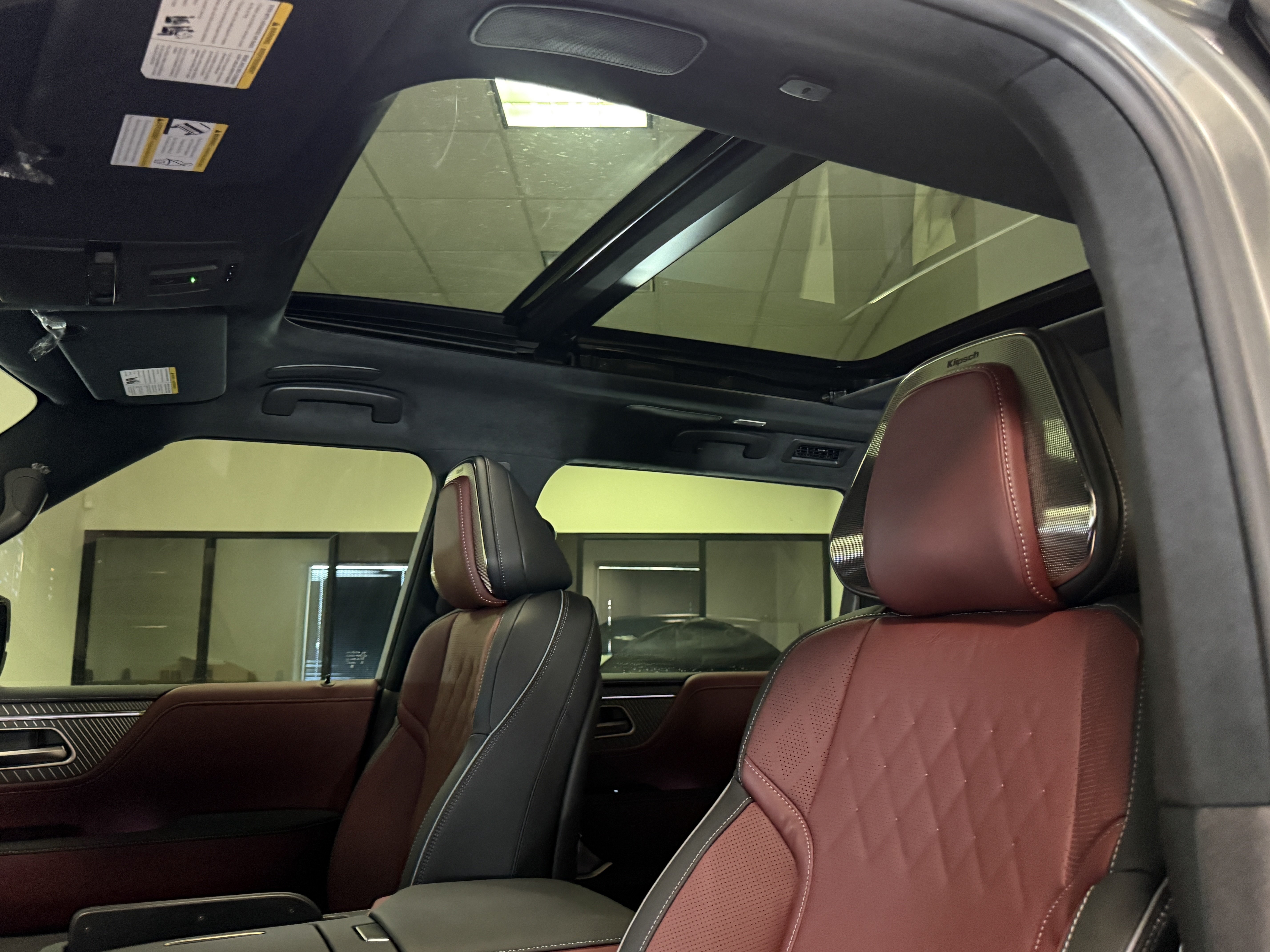 New 2026 INFINITI QX80 Autograph w/ Premium Cargo Package AWD/4WD image 16