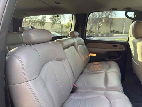 Used 2001 Chevrolet Suburban 2500 LT w/ LT Preferred Equipment Group image 53