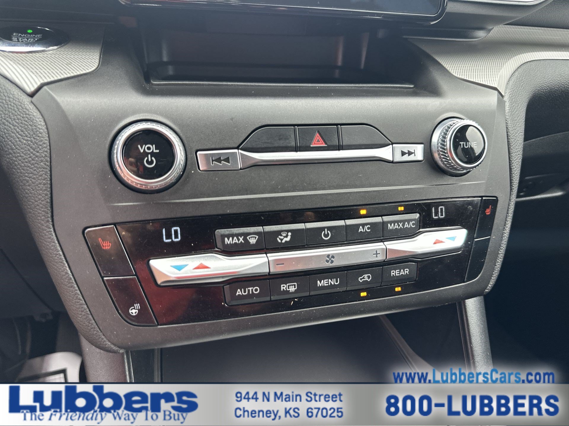 Used 2020 Ford Explorer XLT w/ Equipment Group 202A AWD/4WD image 18