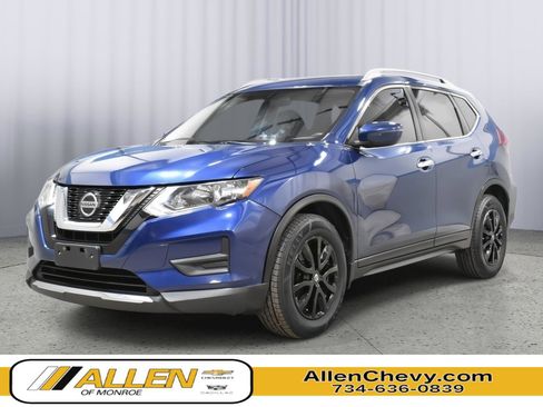 Used 2019 Nissan Rogue S image 1