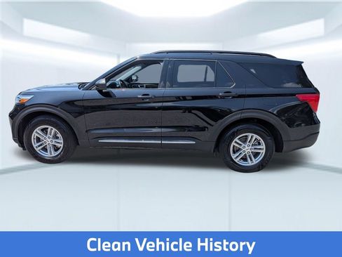 Used 2023 Ford Explorer XLT w/ Equipment Group 202A RWD image 2