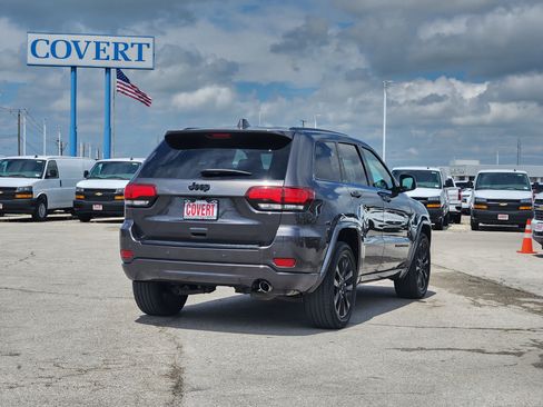 Used 2018 Jeep Grand Cherokee Altitude RWD image 7