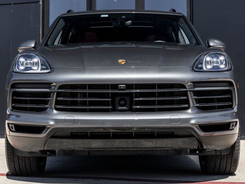 Certified 2022 Porsche Cayenne image 8