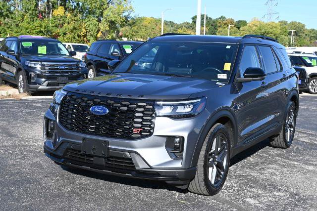 Certified 2025 Ford Explorer ST AWD/4WD image 5