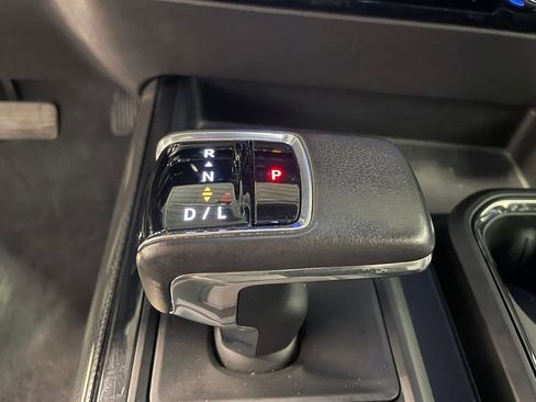 Used 2022 Chevrolet Silverado 1500 ZR2 w/ Technology Package image 47