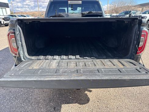Used 2018 GMC Sierra 1500 SLT image 18
