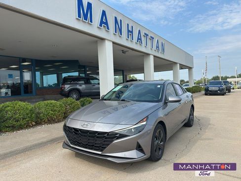 Used 2023 Hyundai Elantra Blue FWD image 1