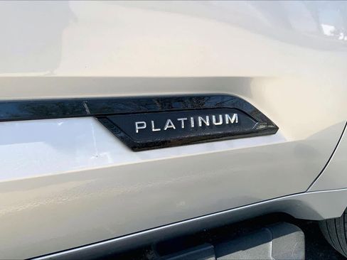 Used 2023 Toyota Tundra Platinum image 10