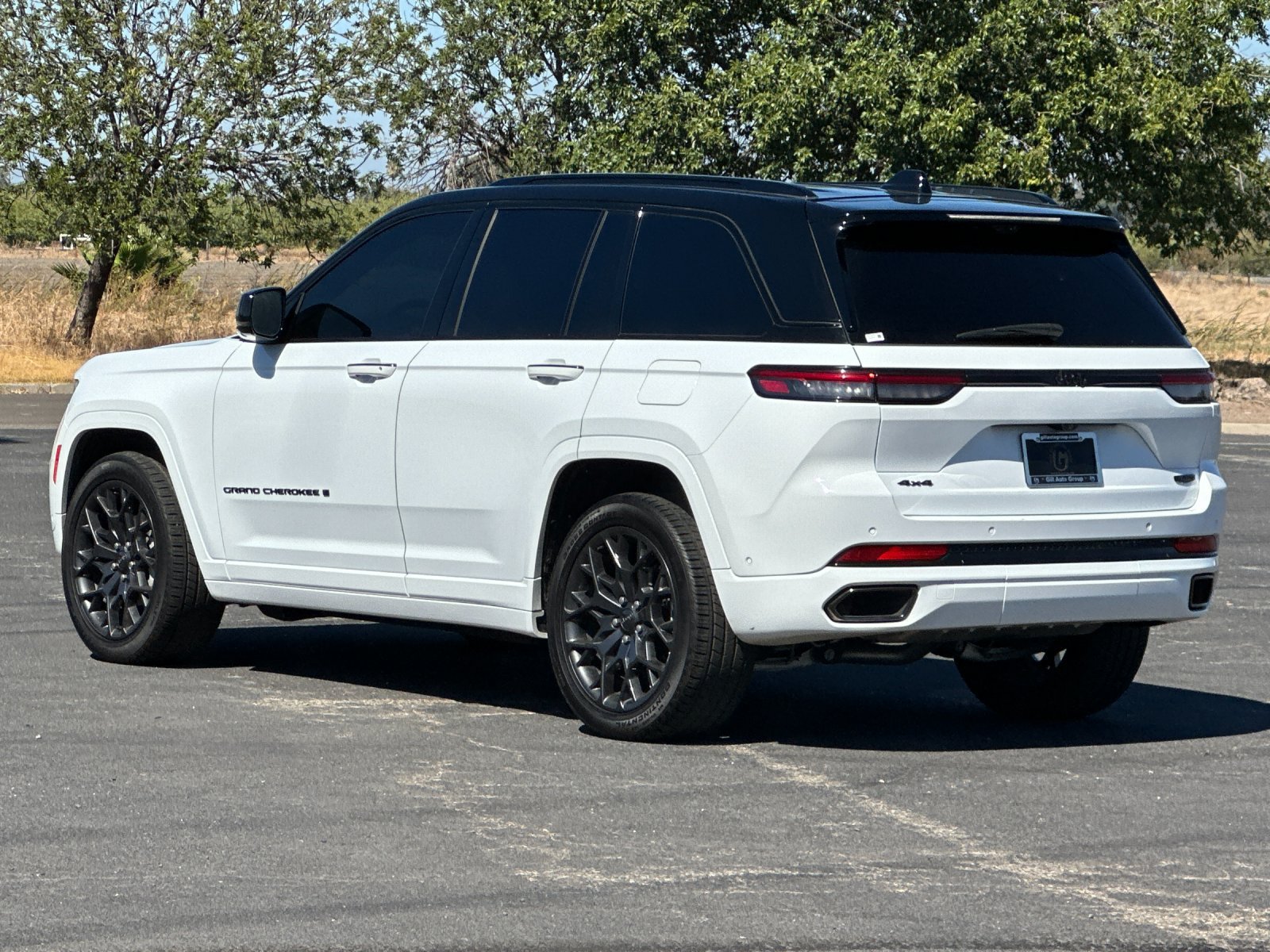 Used 2025 Jeep Grand Cherokee Summit AWD/4WD image 6