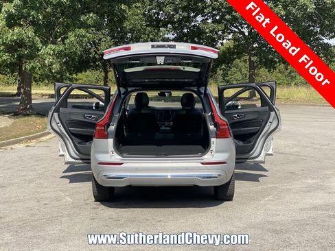 Used 2023 Volvo XC60 T8 Plus image 40