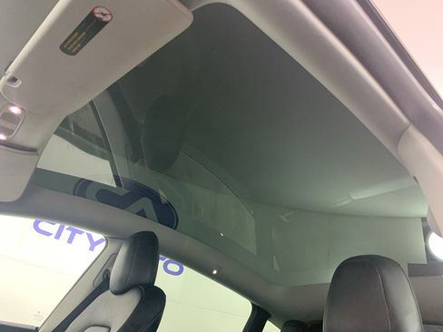 Used 2022 Tesla Model Y Performance image 30