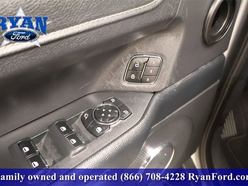 Used 2024 Ford Expedition XLT image 37