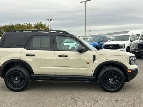 Used 2025 Ford Bronco Sport Badlands image 2