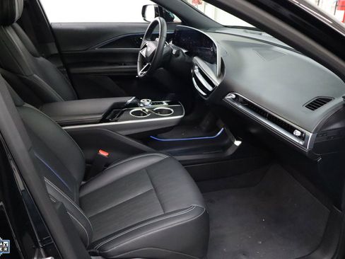 Used 2024 Cadillac Lyriq Sport image 30