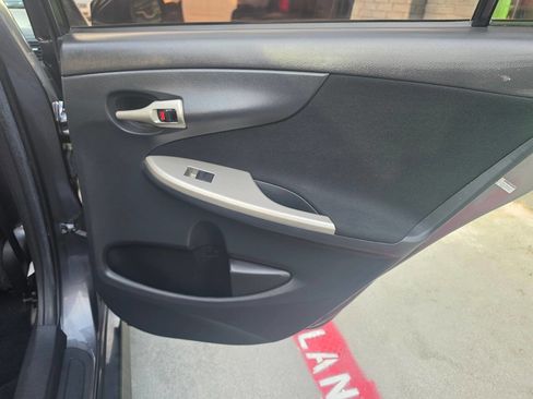 Used 2012 Toyota Corolla S image 20