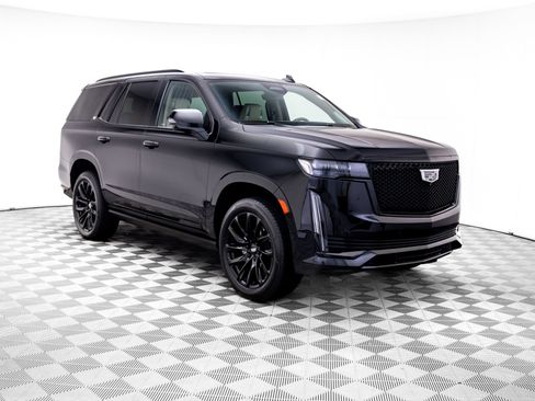 Used 2024 Cadillac Escalade Sport Platinum w/ LPO, ONYX Package AWD/4WD image 8