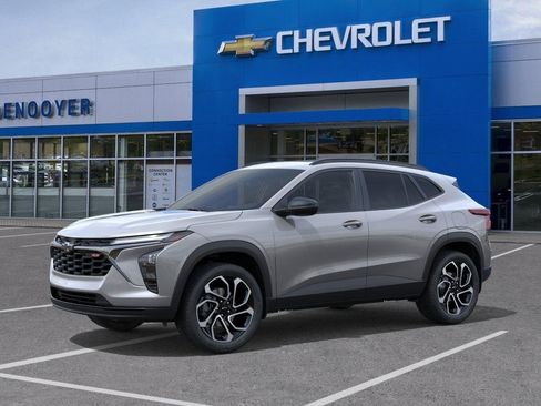 New 2026 Chevrolet Trax RS w/ Sunroof Package FWD image 2