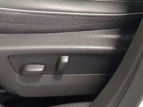 Used 2023 Buick Envision Essence image 17