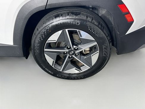 Used 2025 Hyundai Tucson SEL FWD image 11
