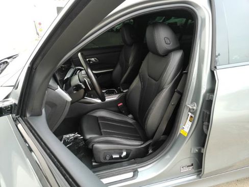 Used 2023 BMW 330i Sedan w/ Driving Assistance Package image 14