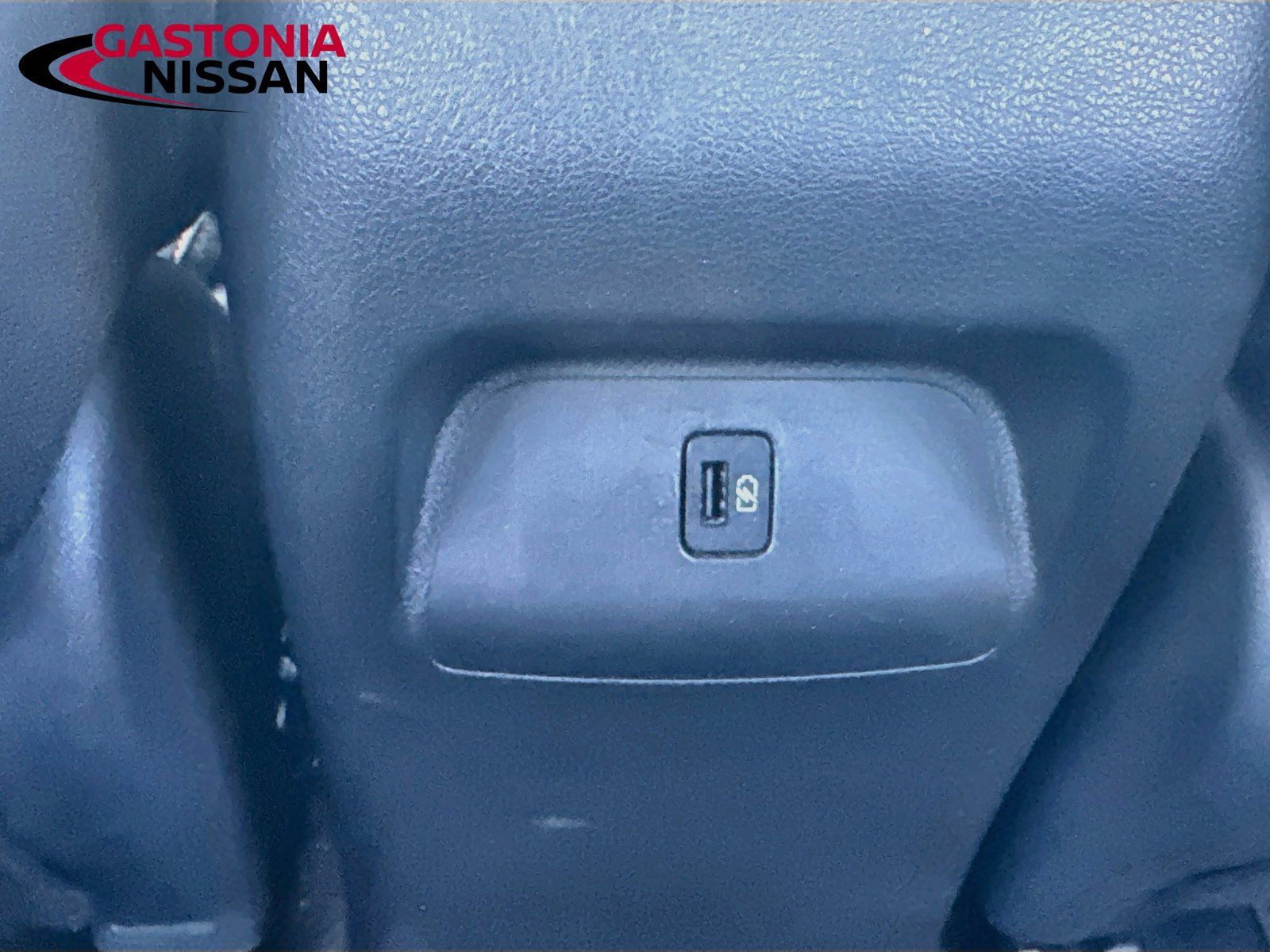 Used 2025 Nissan Sentra SR FWD image 33