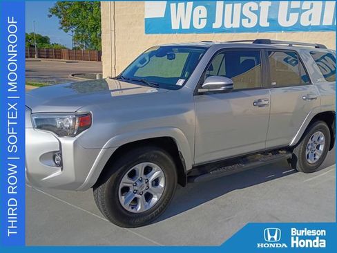 Used 2022 Toyota 4Runner SR5 Premium w/ Moonroof Package RWD image 2