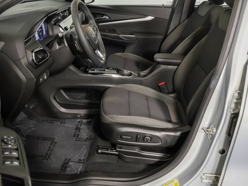Used 2023 Chevrolet Bolt EUV LT w/ Comfort Package FWD image 22
