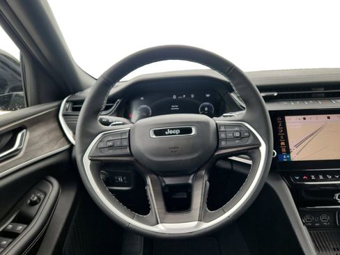 New 2026 Jeep Grand Cherokee Altitude image 12