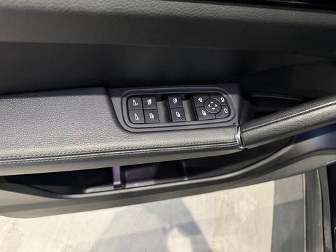 Used 2023 Porsche Cayenne AWD/4WD image 24
