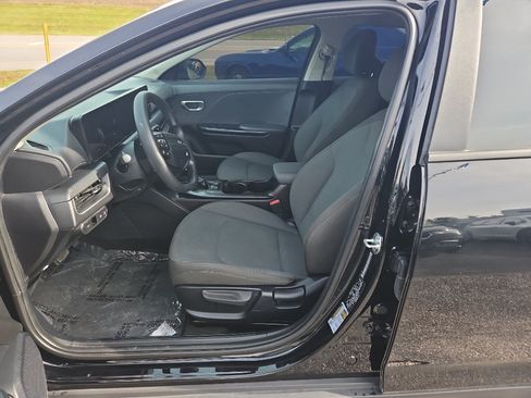Used 2025 Kia K4 FWD image 5
