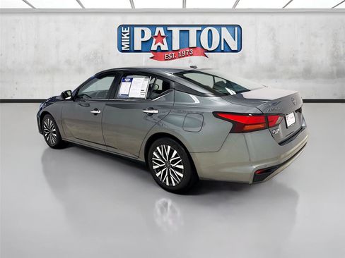 Used 2024 Nissan Altima 2.5 SV FWD image 5