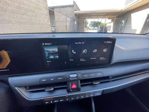 Used 2025 Kia K4 LXS image 21