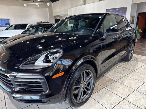 Used 2022 Porsche Cayenne image 3