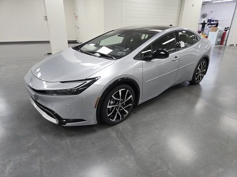 New 2026 Toyota Prius Plug-In Hybrid FWD image 2