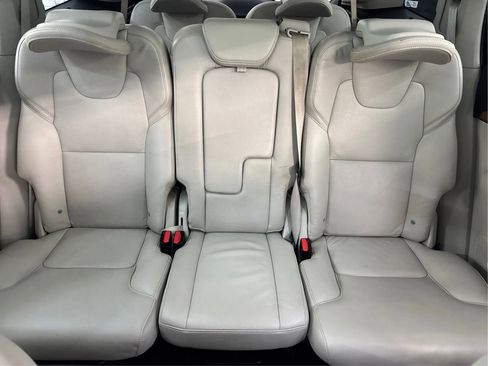 Used 2021 Volvo XC90 T6 Momentum w/ Advanced Package image 20