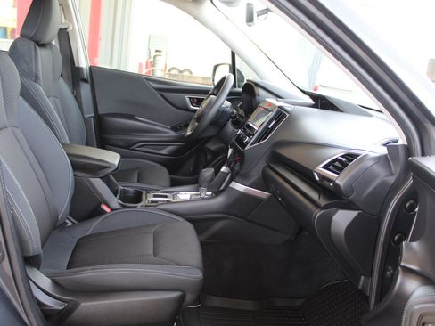 Used 2021 Subaru Forester image 14