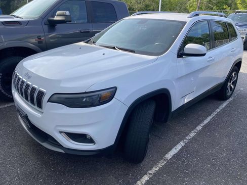 Used 2019 Jeep Cherokee Limited AWD/4WD image 2