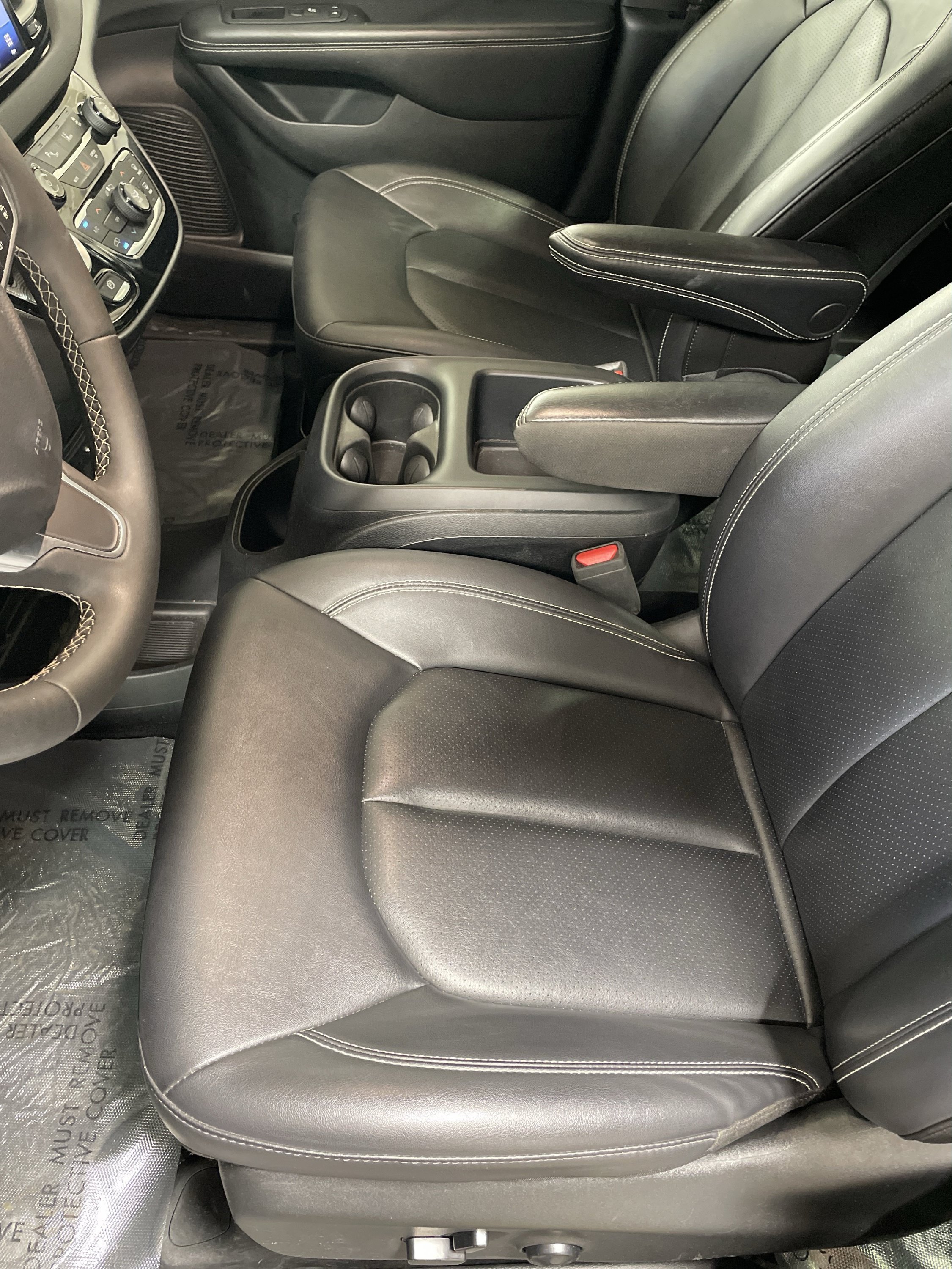 Used 2025 Chrysler Pacifica Select FWD image 15