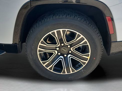 New 2026 Jeep Grand Wagoneer 2WD w/ Premium Group I image 18
