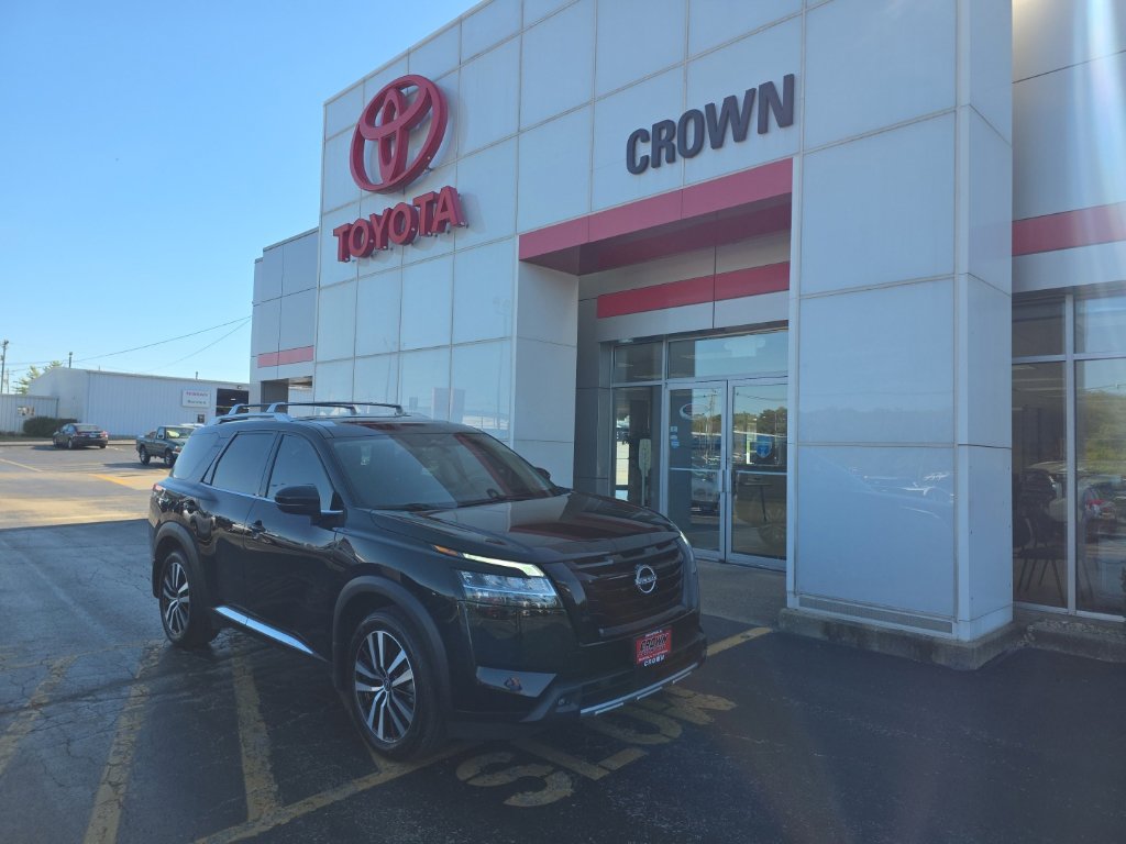 Used 2024 Nissan Pathfinder Platinum AWD/4WD image 1